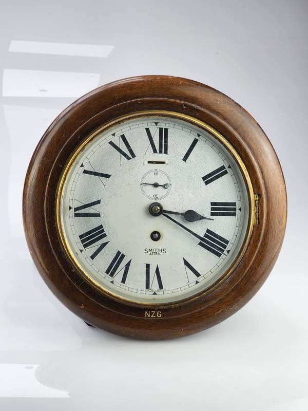 Antiques: Smiths ASTRAL NZG station clock