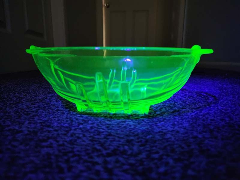 Vintage & Retro: Uranium Art Deco Glass Bowl
