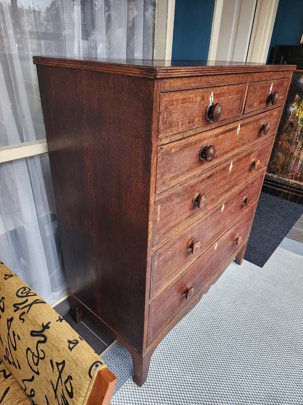 Furniture: Victorian Oak Chest of Drawers