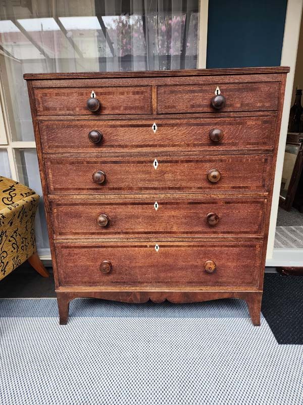 Furniture: Victorian Oak Chest of Drawers