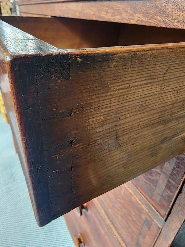 Furniture: Victorian Oak Chest of Drawers