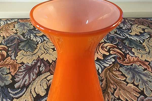 Vintage & Retro: Orange glass vase