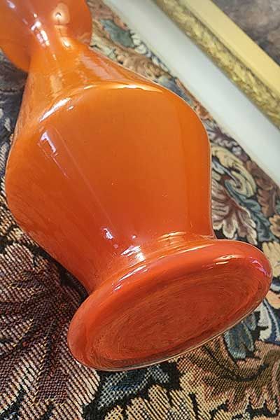 Vintage & Retro: Orange glass vase