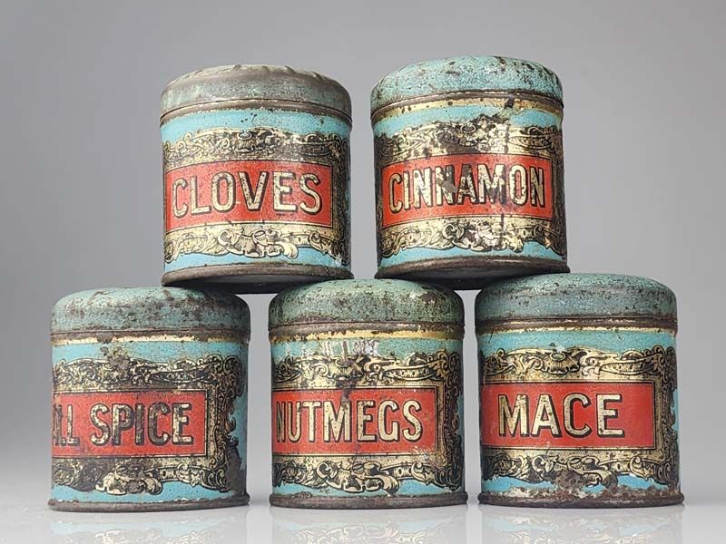 Vintage & Retro: Vintage spice jars