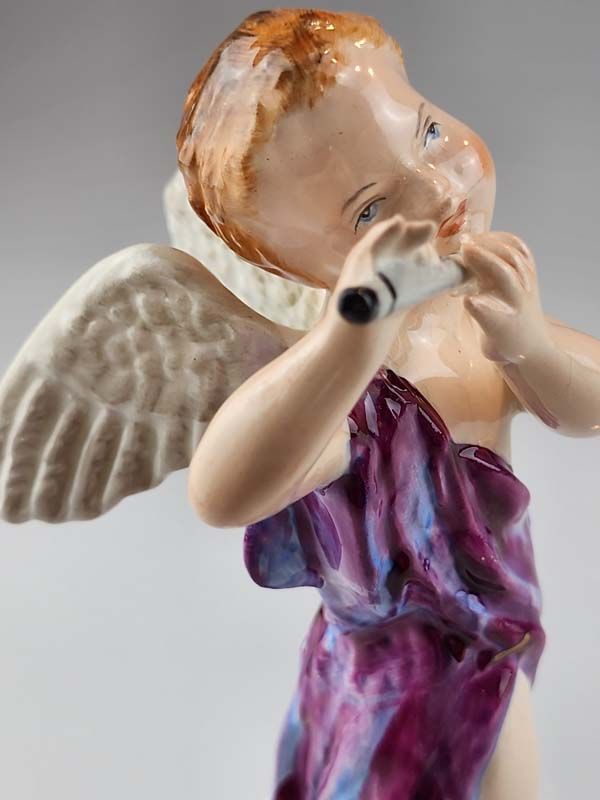 Wedgwood Angel with Flute figurine 109